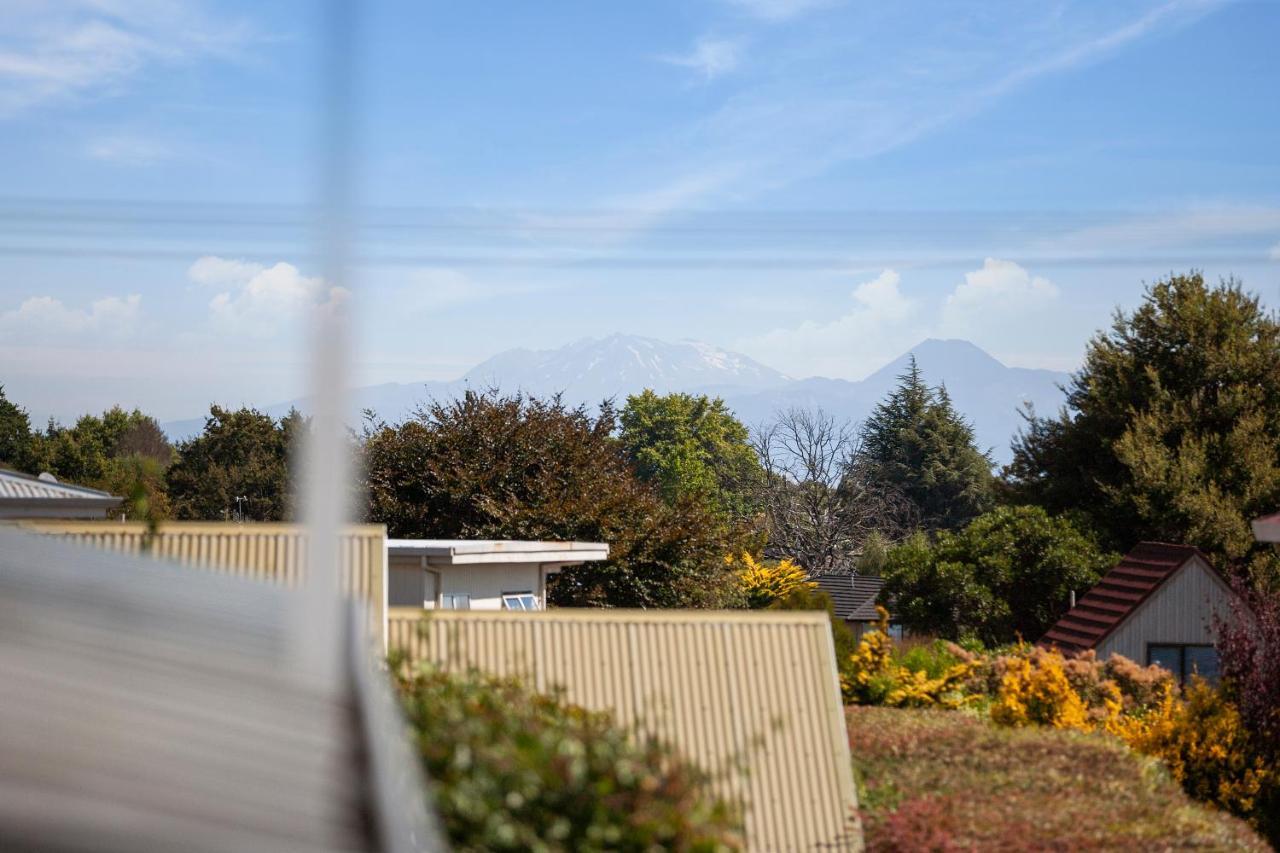 Lake Vista At Two Mile Bay- Taupo Central Home Екстериор снимка