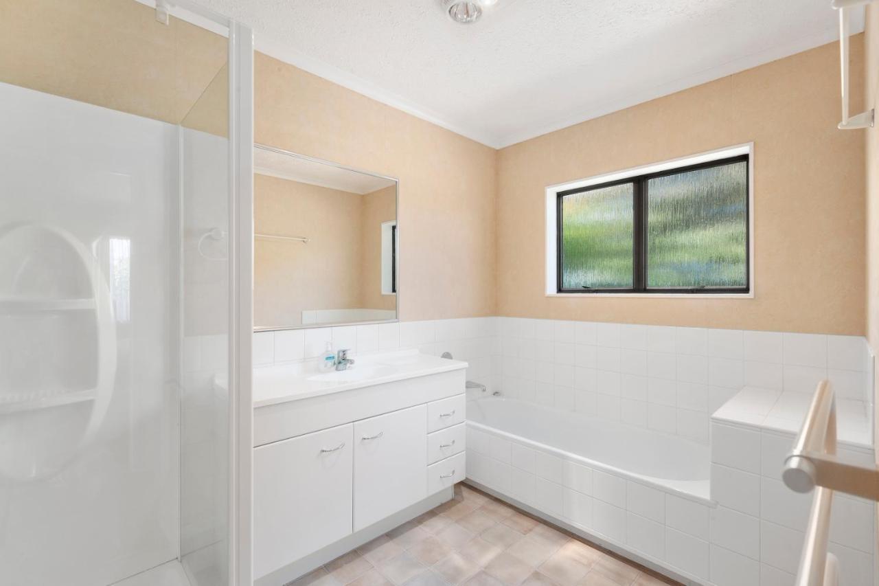 Lake Vista At Two Mile Bay- Taupo Central Home Екстериор снимка