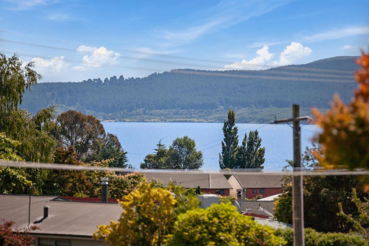 Lake Vista At Two Mile Bay- Taupo Central Home Екстериор снимка